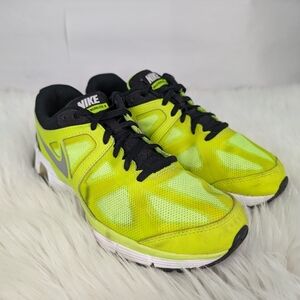 Nike MaxRun Lite 4 running shoes, Youth size 7, yellow